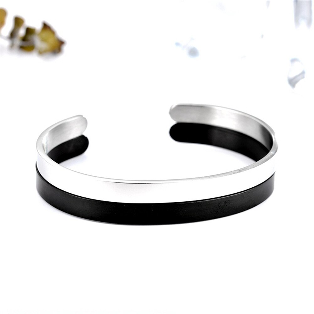 1PC de acero inoxidable en forma de C pulsera con apertura ajustable joyería de nombre cercanas cartas de brazalete para las mujeres de los hombres