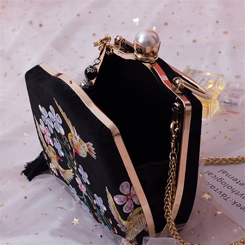 Women Totes Lace Shoulder Bags Black Velour Embroidery Women Pearl Lolita Handbags Ladies Autumn Crossbody Bags