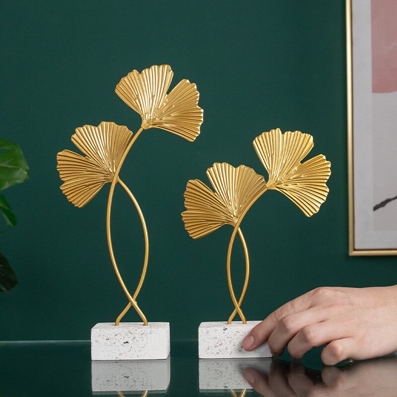 Gyllene järn ginkgo blad ornament hem tv skrivbord vin skåp dekoration modell med marmor bas konsol