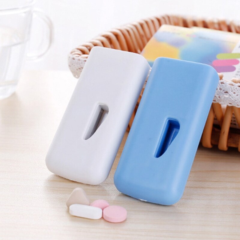 8.2*4*1.7cm Tablet Pill Cutter Splitter Medicine Storage Splitters Cut Slicer Home Portable Pill Cases Dispenser Random