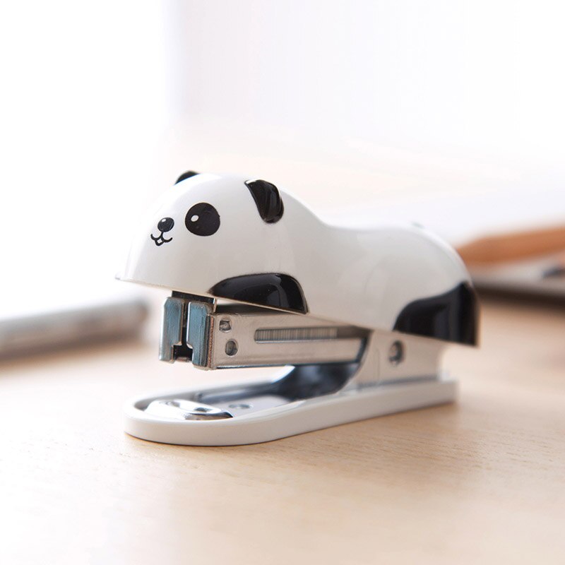 Deli Leuke Cartoon Panda Mini Nietmachine Met Nietjes Draagbare Student Briefpapier Nietmachine Papier Nietmachine Mini Kawaii Accessoires