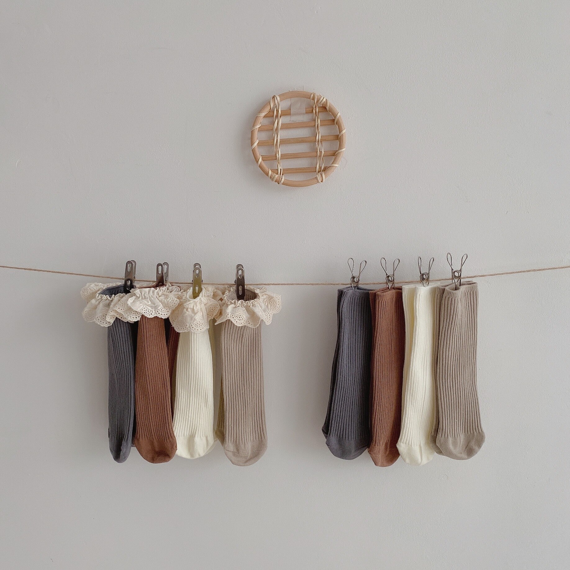 Koreańnarty styl nowe jesienne i zimowe dziecięce dziecięce koronkowe bawełniane skarpetki jednolity kolor dzieci księżniczka długie skarpetki 1-6y