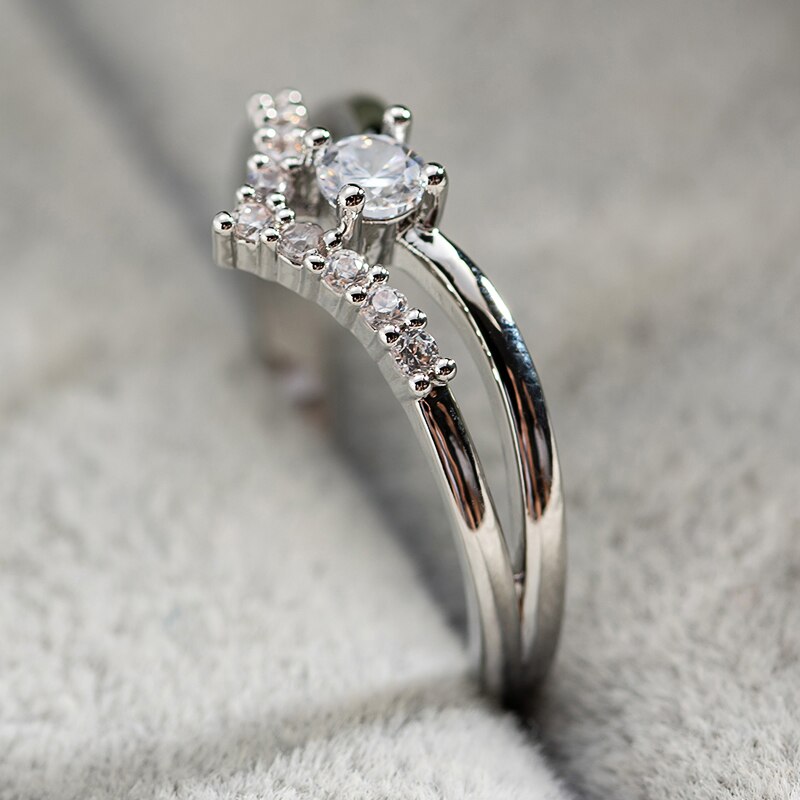 Frauen Ring Silber Farbe Cubic Zirkon Engagement Klassische Ringe für Frauen Elegante Einfache Rhainstone Ring Schmuck