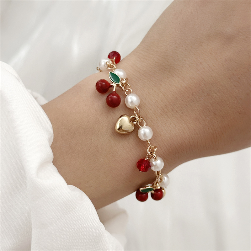 Doux mignon rouge fraise cerise coeur perle bracelet à breloques nouvelle Y2K fruits couleur or chaîne bijoux de fête 2025