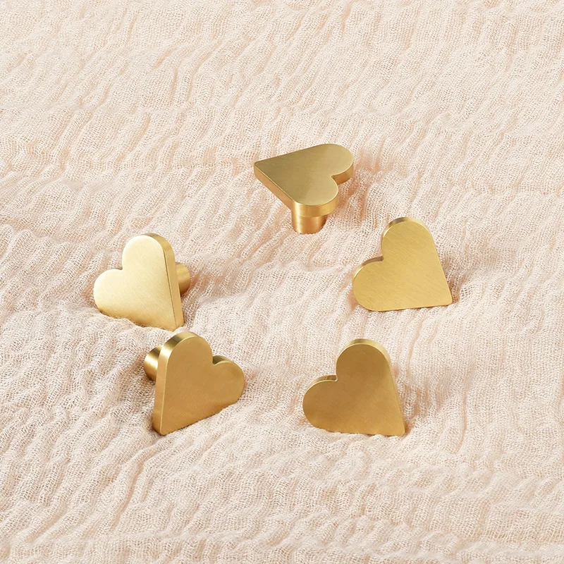 Manija de muebles de latón puro, manijas doradas para cajones para niños, exquisita forma de corazón de melocotón, decoración para habitación de niños, perilla para niños