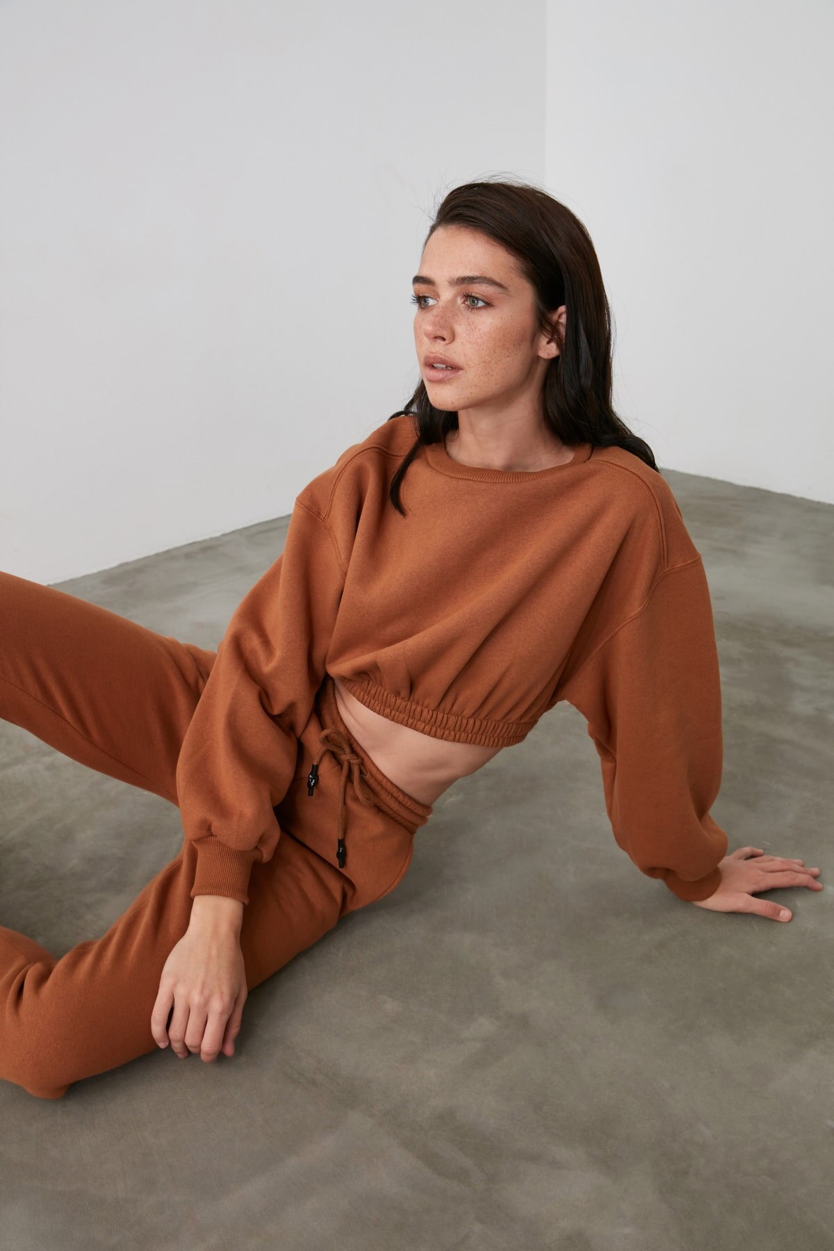 Trendyol Crop and Basic Jogger Knitting Tracksuit Set TWOAW21EM0031