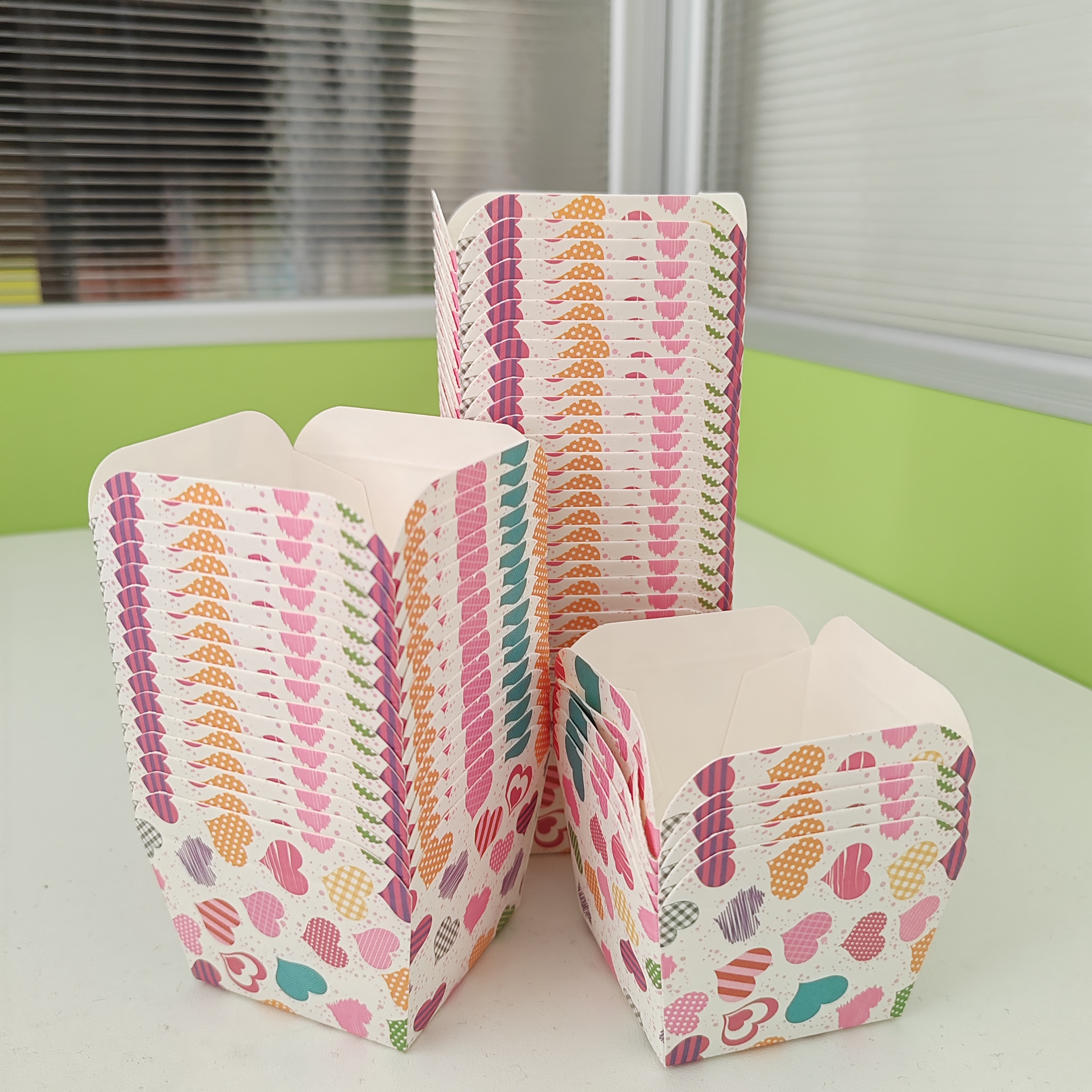 50pcs Cupcake Baking Cups Square Cupcake Liners Disposable Baking Wrappers Muffin Cups Desserts Holders for Weddings Birthdays: Light Grey
