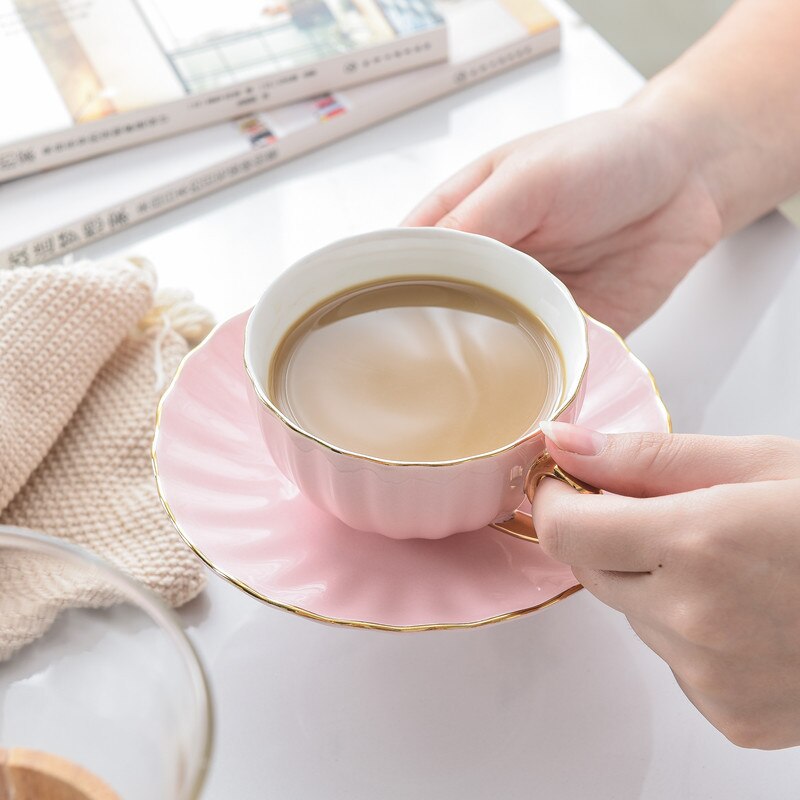 Roligt glödande rosa söt porslin kopp och fat keramik enkel te uppsättningar moderna kaffekoppar tazas para cafe