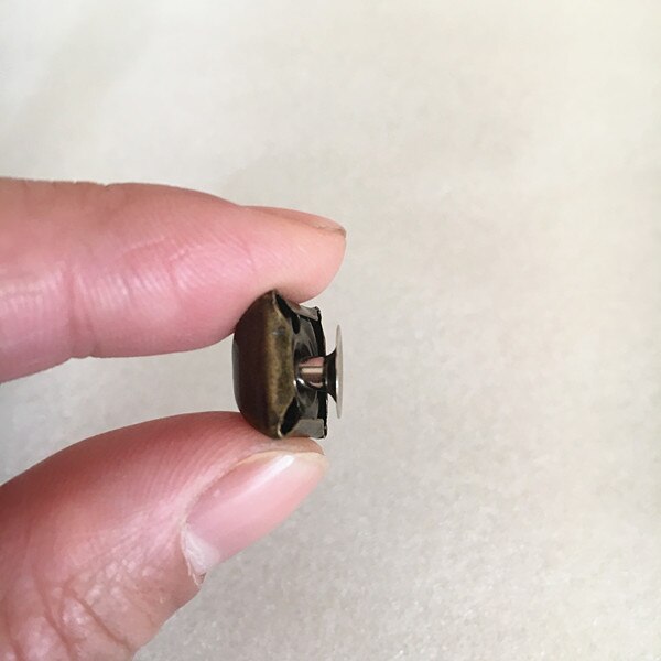 Jeux de 100 clous de Rivet peints | Clou à Rivet carré, pointe à Rivet pyramide ronde avec Base, Rivet pour vêtements, bricolage, choisir vos couleurs, 12*12mm