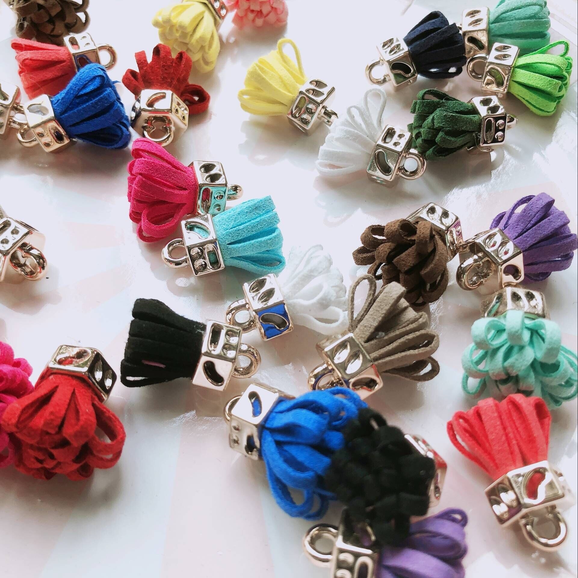 Pendentif pompon Vintage en cuir suédé de 25mm, pour bricolage, résultats de bijoux artisanaux, boucles d&#39;oreilles, accessoires, ornements porte-clés, 10 pièces/lot