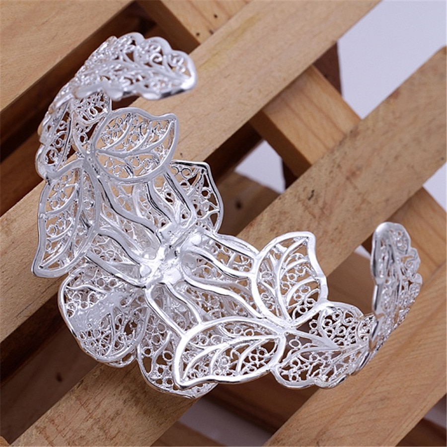 Explosion models selling silver color jewelry factory direct simple trend women three layers flower bracelets