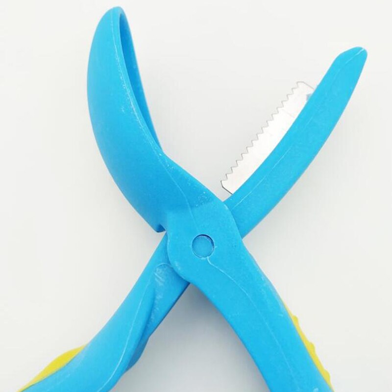 Quick Chestnut Walnut Clip Nut Cracker Sheller Walnut Pliers Metal Nuts Opener Almond Nuts Pliers Peeling Kitchen Tools Gadgets