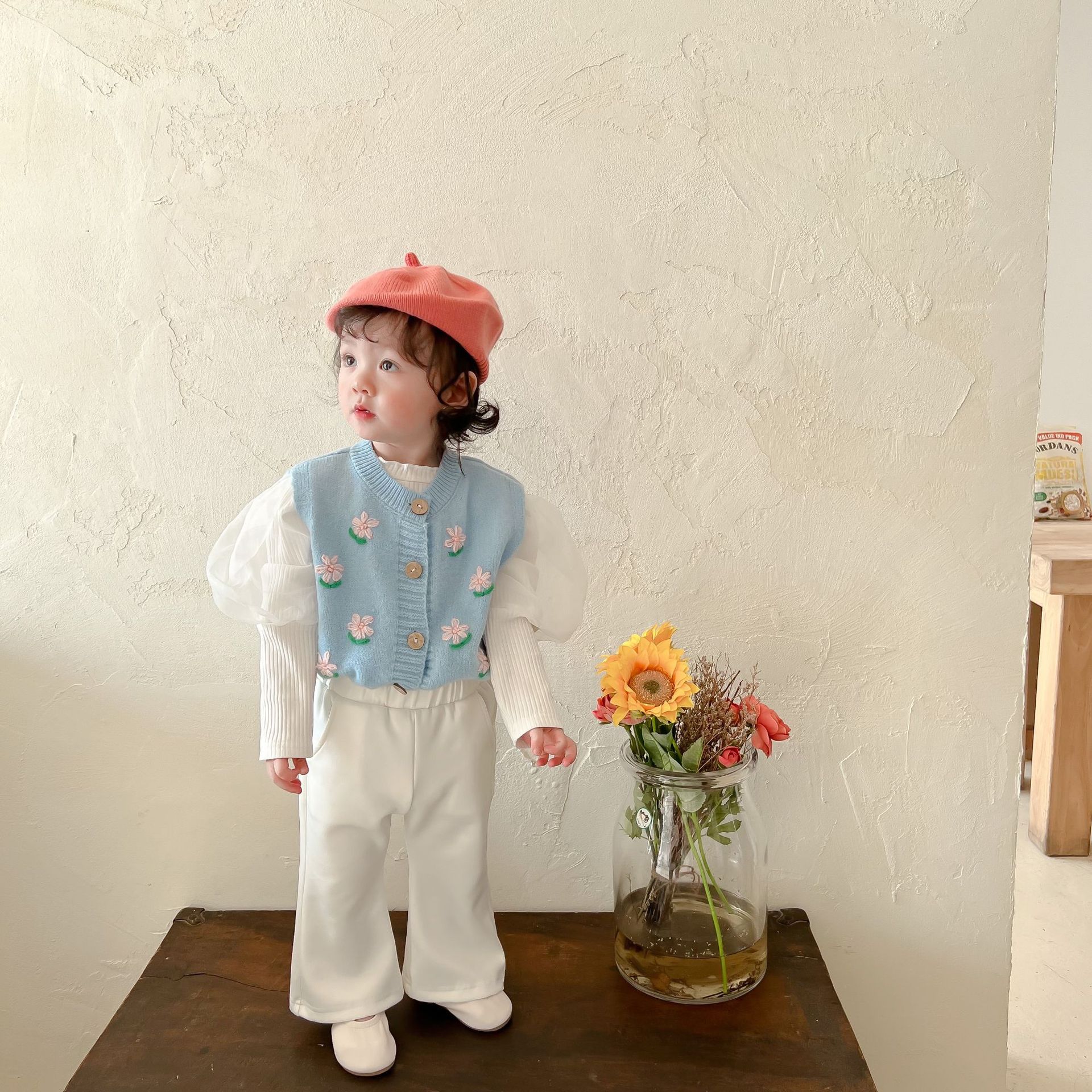 2022 Spring Baby Girl Knit Vest Flower Embroidery Girls Knit Vest Kids Girl Sleeveless Sweater Knitted Cardigan Jacket