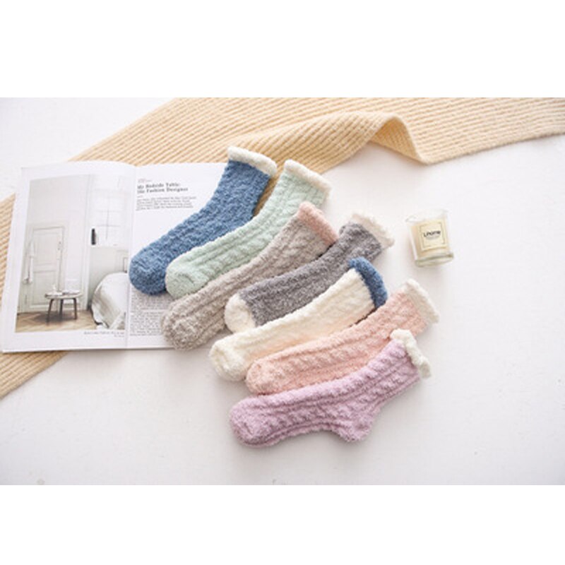 Chaussettes Kawaii en molleton de corail, résistantes au froid, chaudes, épaisses, en velours, couleur bonbon, en coton, pour dormir en hiver