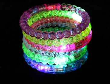 Boys Girls Fluorescence Stick Electronic LED Flash Bracelet Wrist Band Glow in The Dark, for Party, Wedding, Birthday Halloween: B
