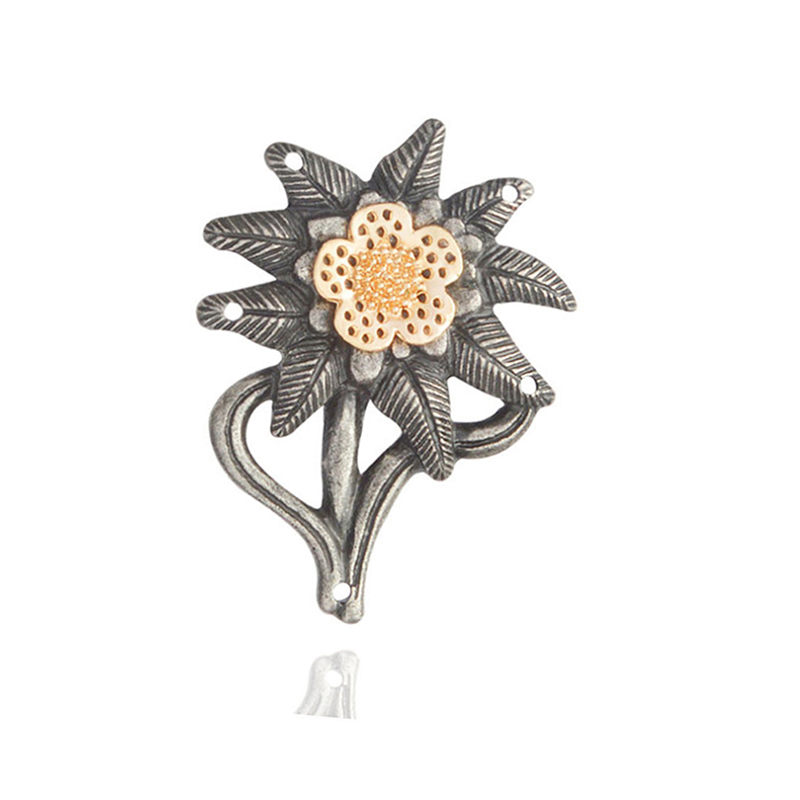 German Army ELITE Edelweiss Mountain Troops Ancient Simple color Flower brooches Badges for Hats Jackets Accessories For Women
