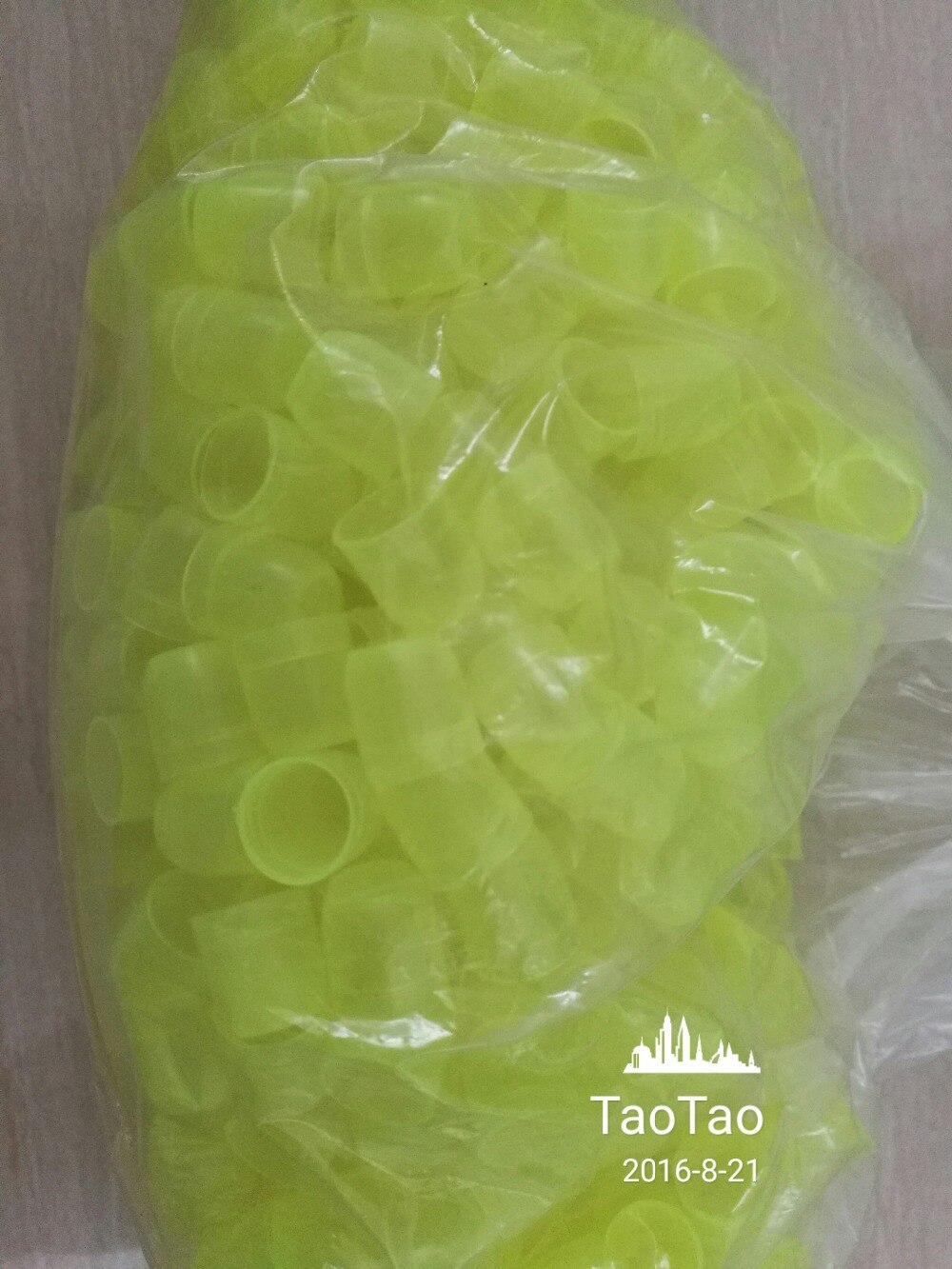 200 pcs Bee Breeding tools Female bee house Larvae incubator Beekeeping equipment Light green