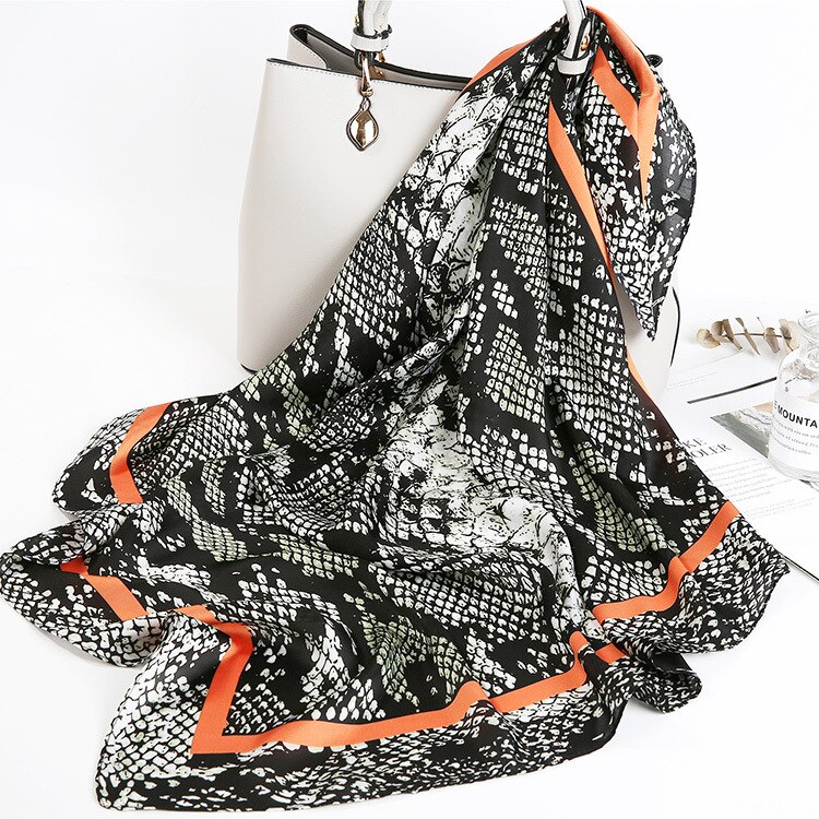 Hovedtørklæde damemærke luksus plaid print tørklæde hals silketørklæder 70cm firkantede sjaler og wrpas hår tørklæder bandana: B080-4
