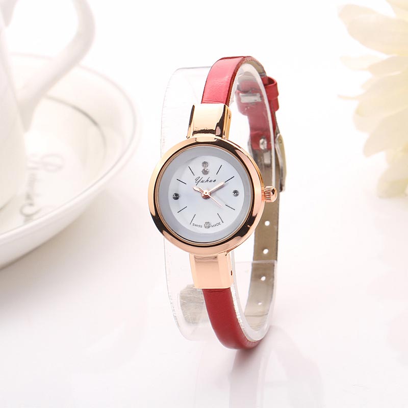 Reloj de cuarzo con correa de cuero fino para mujer, Retro cronógrafo de pulsera, de cristal y circonita, color marrón, femenino: Rojo