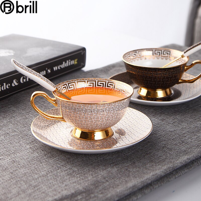 Luxury Gold Cup Set Retro Royal Tea Cup with Handle Spoon Vintage Bone China Tea Cup Set Tasas De Cafe Portable Cups Luxury