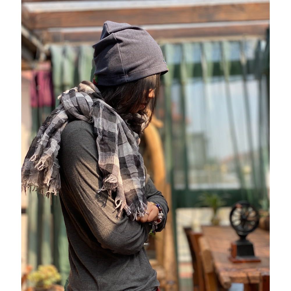 Women Autumn Winter Plaid Scarves Ladies Vintage Plaid Scarf Wraps Female Retro Tassel Scarves