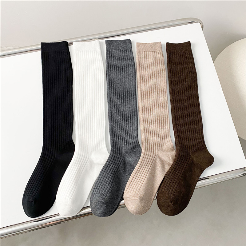 Nuove calze da donna Tendenze primaverili Calzini alti al ginocchio stile preppy casual Calzini lunghi femminili di alta qualità in tinta unita comodi