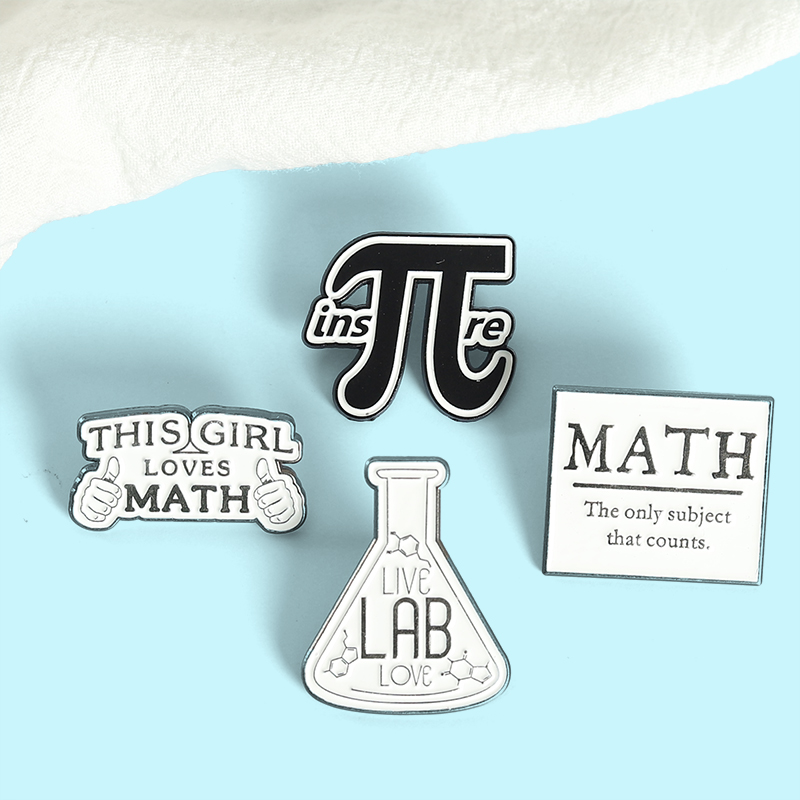 Broches de Metal personalizados para química, matemáticas y ciencia, insignia de letra Simple en blanco y negro, para profesores, estudiantes, Pin esmaltado Geek Pi π