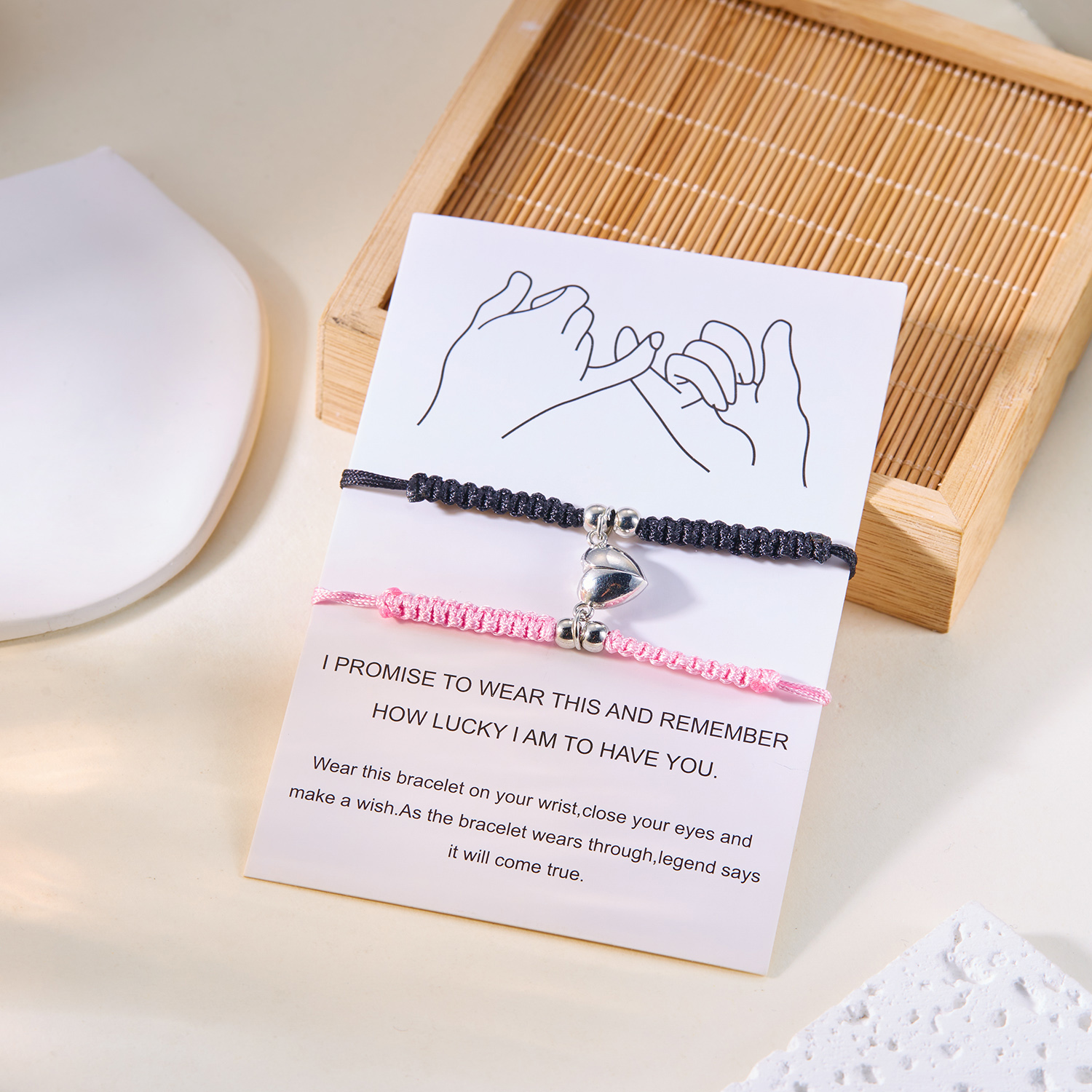 2 uds pulsera trenzada de cuerda roja Simple de la suerte para mujeres y hombres corazón romántico pareja magnética pulseras a juego joyería de amistad: Estampado en caliente