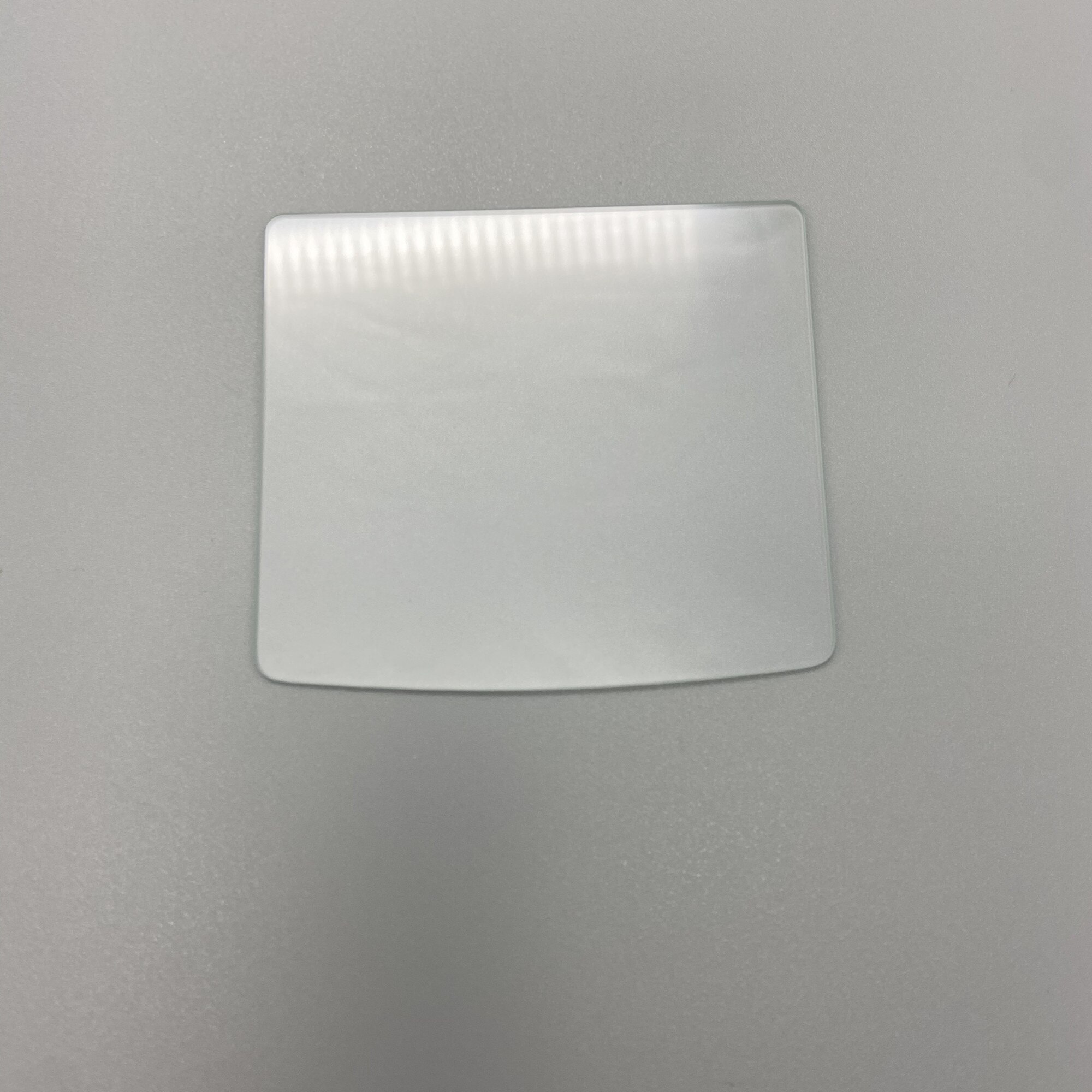 Szklane przezroczyste lusterko z obiektywem nadaje się do Gameboy GB GBP GBC GBA GBASP. Wysokie przezroczyste szkło z wysokim przezroczystym dwustronnym: Jasny fiolet