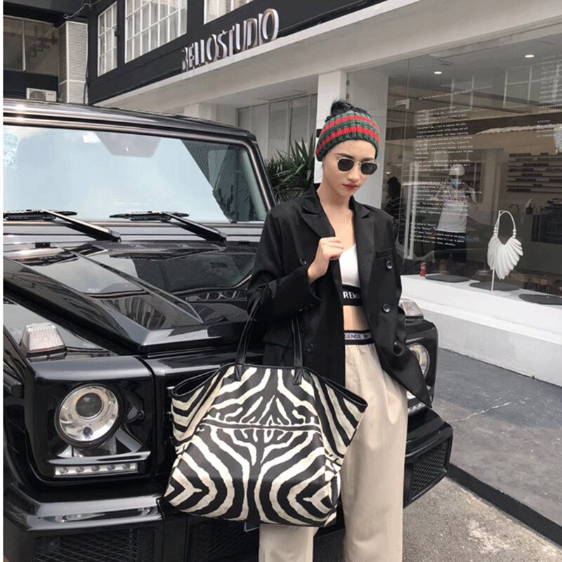 Bolsa listrada de ombro feminina, bolsa casual de mão com grande capacidade, estampada, zebra, nova, 2020