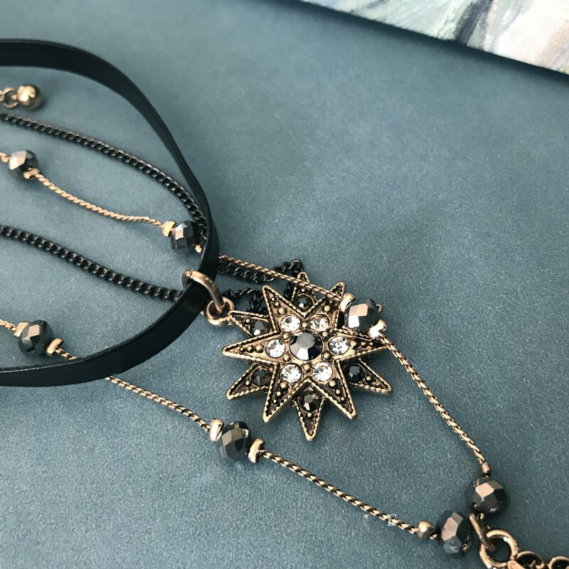 HUANZHI Vintage Böhmen Stern Blume Relief Porträt Strass Anhänger Choker Leder Flanell Halskette für Frauen Partei Schmuck