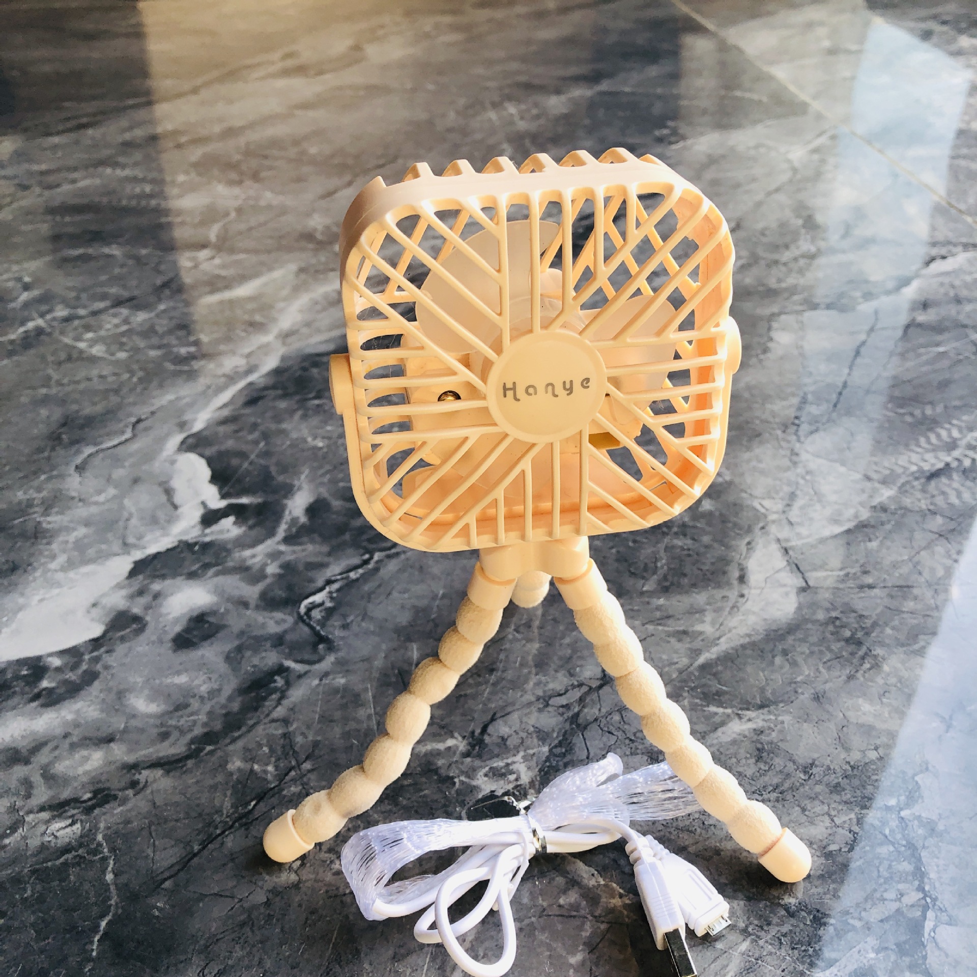 Stroller fan, stroller fan, portable outdoor fan, clip-on baby fan , 600 mah usb rechargeable handheld home electric fan, 3- speeds, summer: Yellow