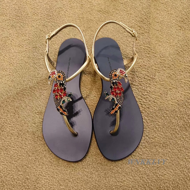 Sandalias planas de verano para mujer, chanclas elegantes con diamantes de imitación, clip dedos de cristal, playa, vacaciones junto al mar