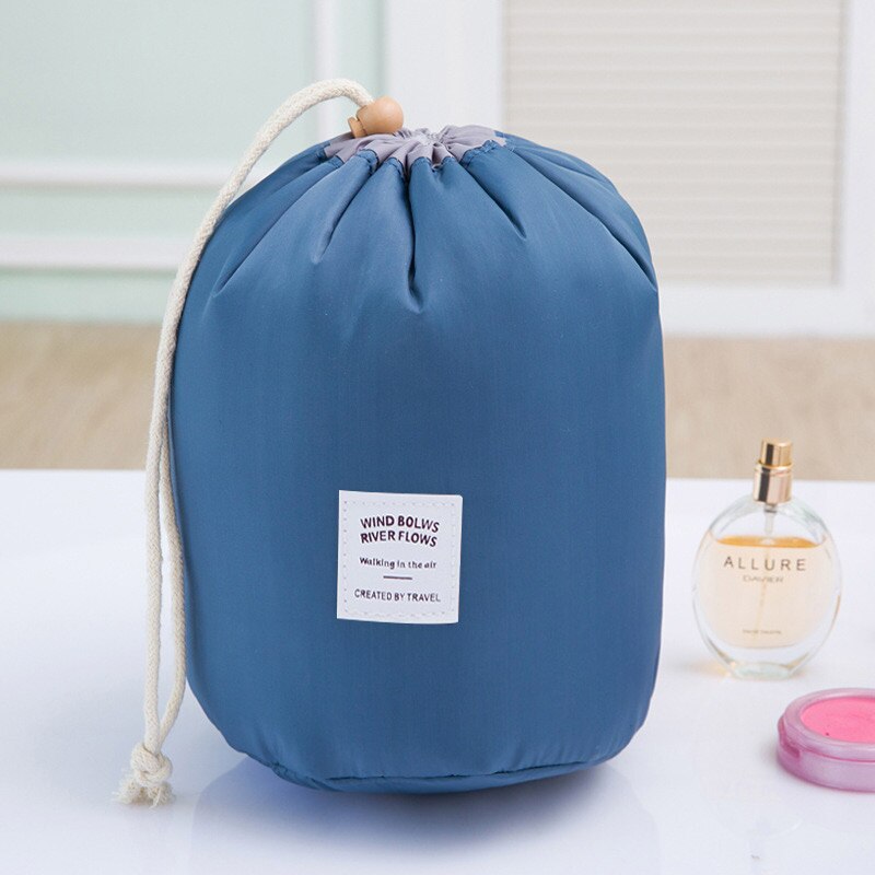 Aosbos Wasserdichte Reise Kosmetik Tasche Nylon Kordelzug Barrel Waschen Taschen Große Kapazität Frauen Kosmetik Make-Up Tasche: Dark blue