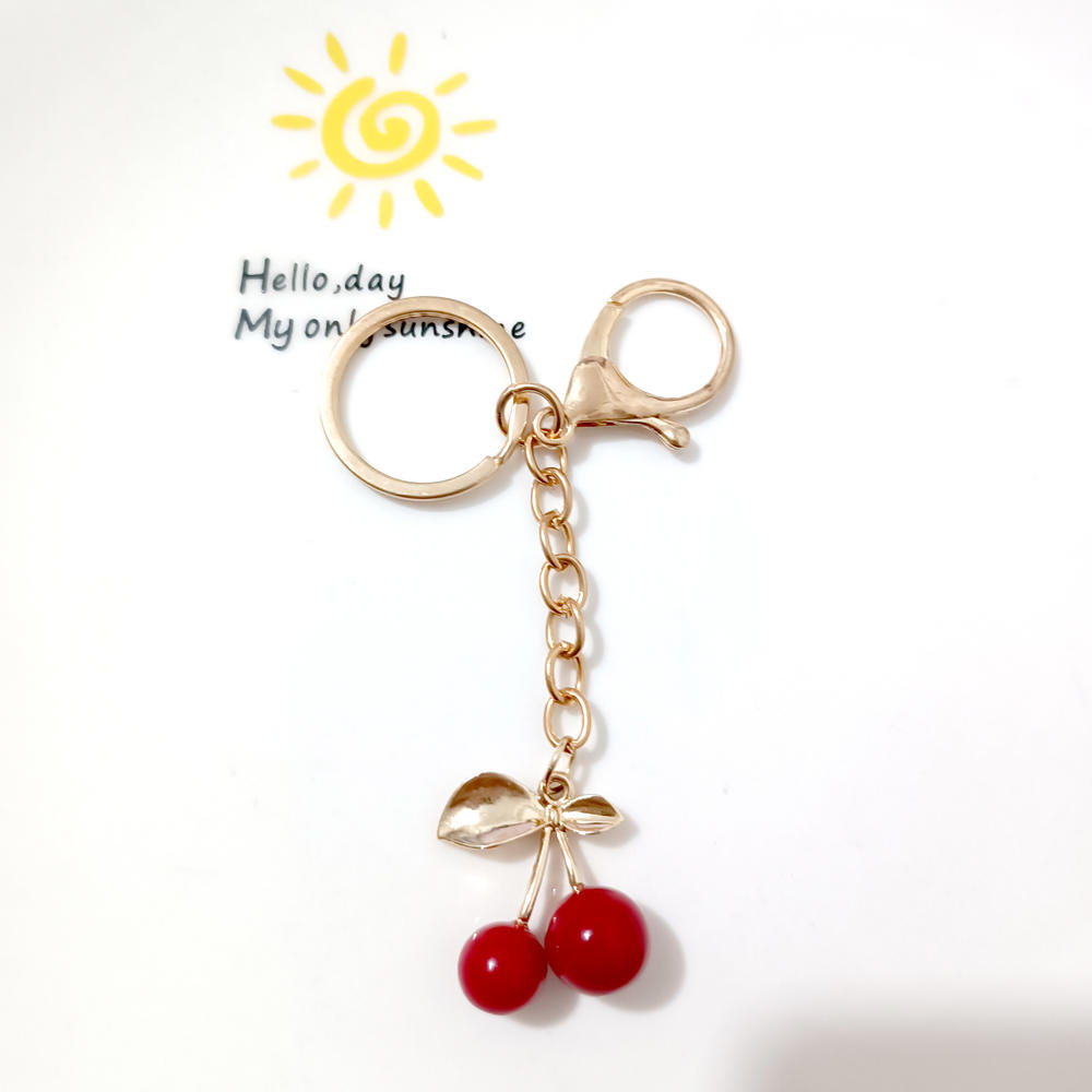 köstliche rot Kirsche Schlüssel bund Sommer Früchte Kirschen Anhänger Schlüssel Ring für Frauen Männer Schmuck Tasche Zubehör 2024: Lila