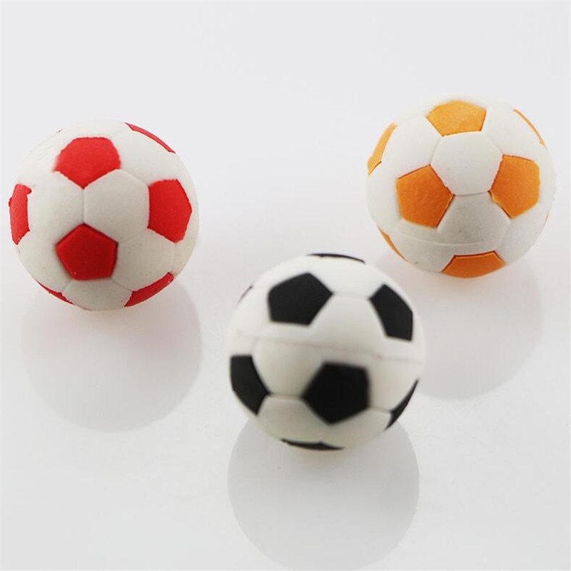 2PCS Voetbal Vorm Gum voor potlood leuke rubber Puzzel Prijzen Student Schoolbenodigdheden Leraar