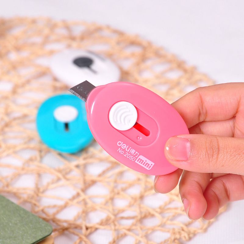 Slumpmässig färg mini verktyg kniv box cutter infällbart rakblad diy-verktyg