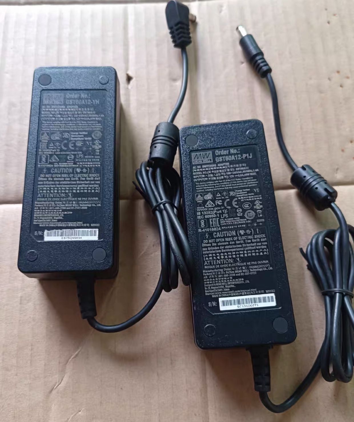 Meanwell 12V 5A Universal Desktop Power Adapter MW AC DC Switching Adaptor GST60A12-P1J YH GSM60A12-P1J YH