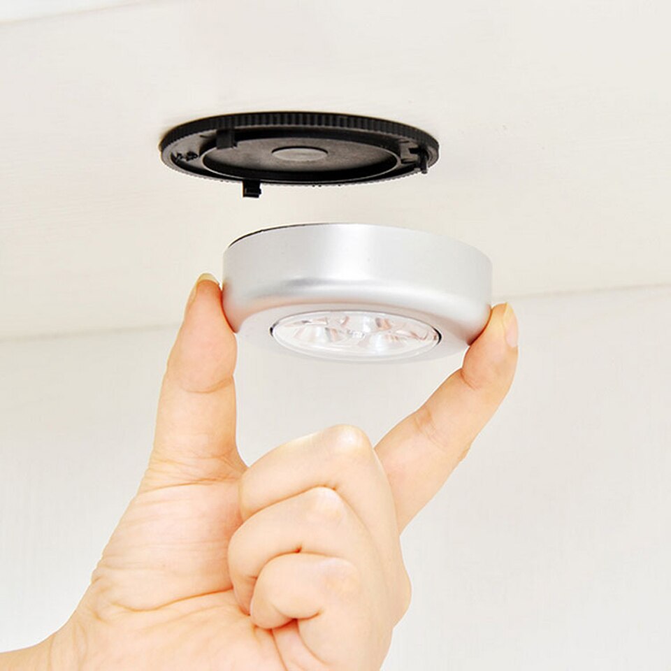 Touch led under skap lys 3 led led puck lys skap skap vitrine skuff garderobe lampe batteridrevet nattlys