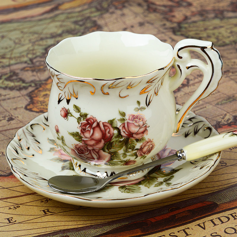 Keramiske kopper i europæisk stil 3 sæt bone -china engelsk kaffekop disk eftermiddagste kopper 200ml