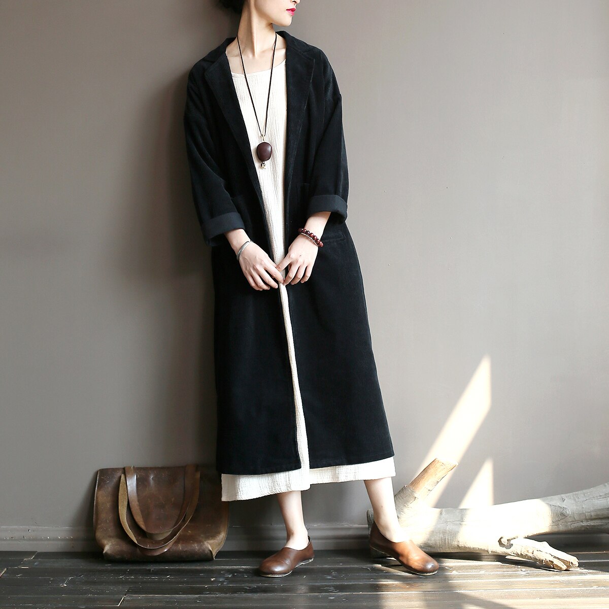 Vrouwen Herfst Winter Effen Kleur Katoen Corduroy Trenchcoat Uitloper Dames Retro Corduroy Overjas Lange Jas Vrouwelijke Vintage Jas: Black