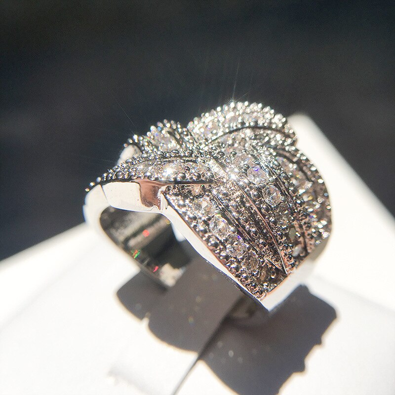 Unieke Luxe Dazzling Wit Goud Kleur Zirconia Ring voor Vrouwen Bruid Huwelijk Engagement Party Anniversary Ring