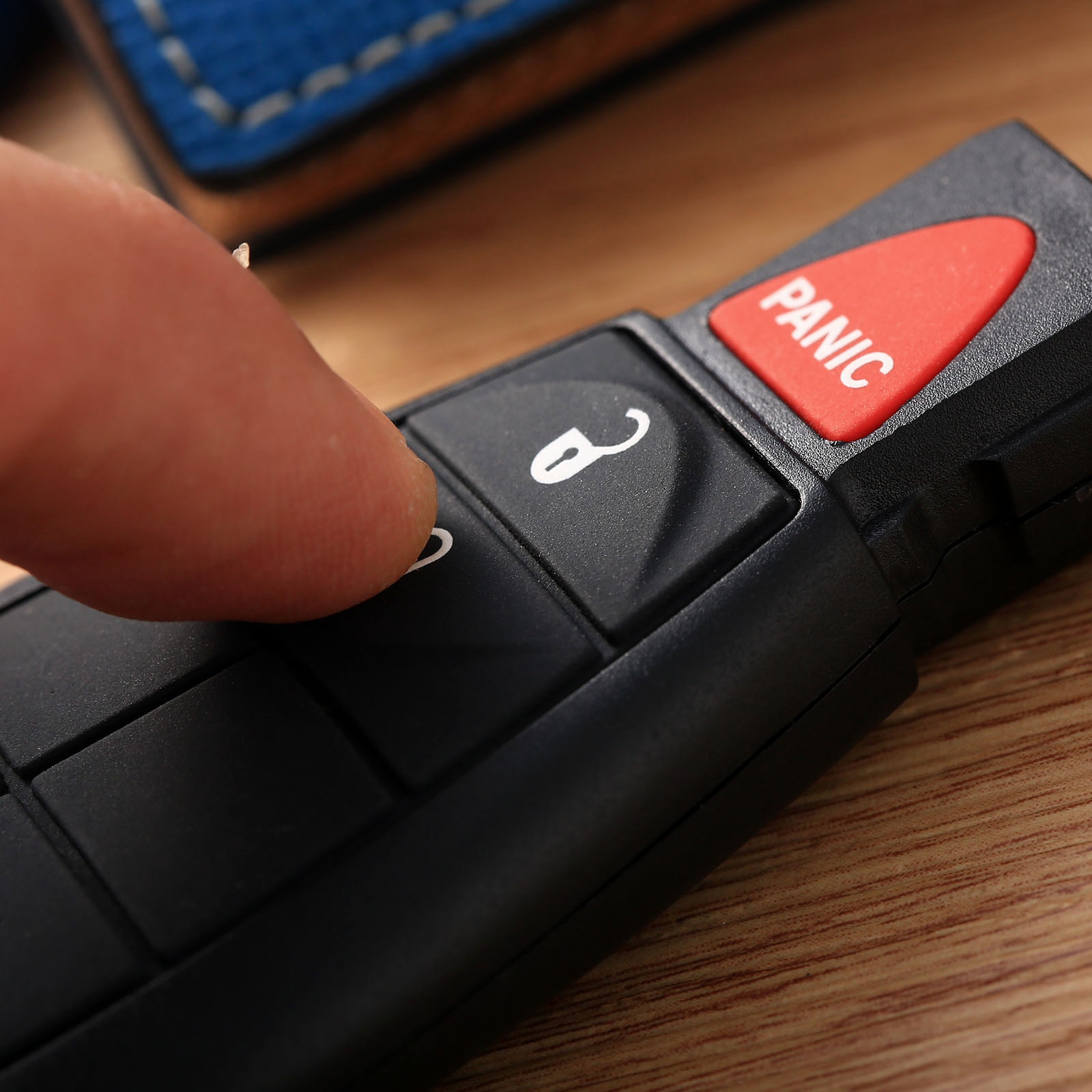 4 Buttons Replacement Car Remote Key Fob Keyless Entry Transmitter Uncut Blade Key for Jeep Commander Grand Cherokee