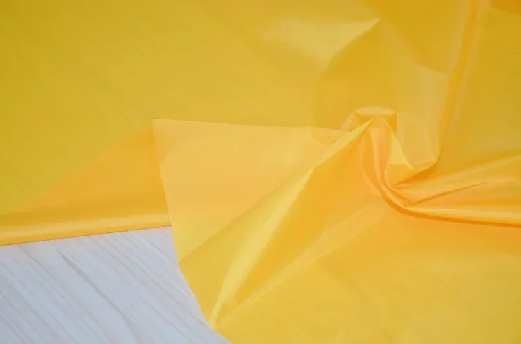 190t Polyester Taff Pu Beschichtung leichte wasserdichte Regenschirm Zelt Stoff Wind dicht und staub dicht Stoff Drachen Farbe Flagge Stoff: Gelb
