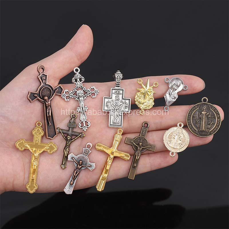 Katholieke gouden connector ketting armband connector verguld, veel jezus christbeeld ketting armband driehoek medaille,