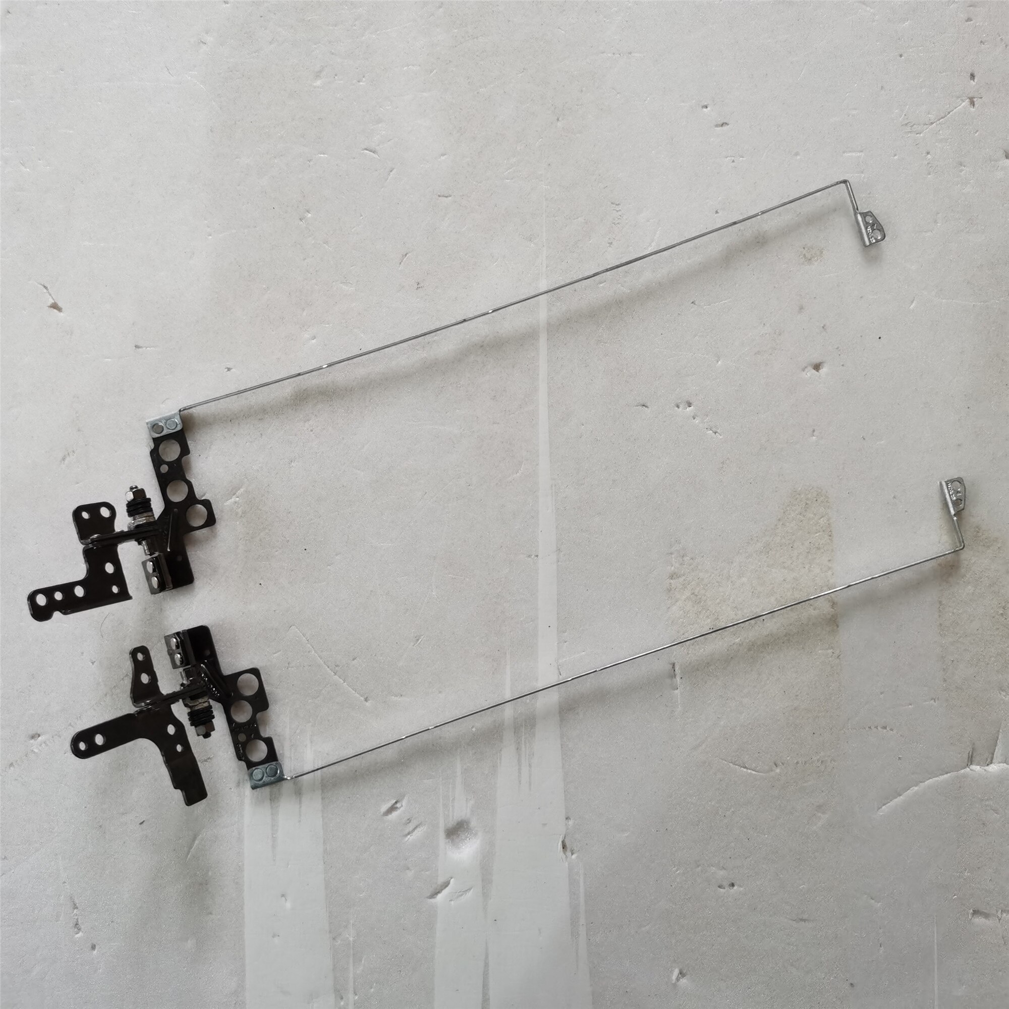 Coppia Cerniere Supporto Schermo LCD Per HP 15-R101NA - Sinistra E Destra - Nuove