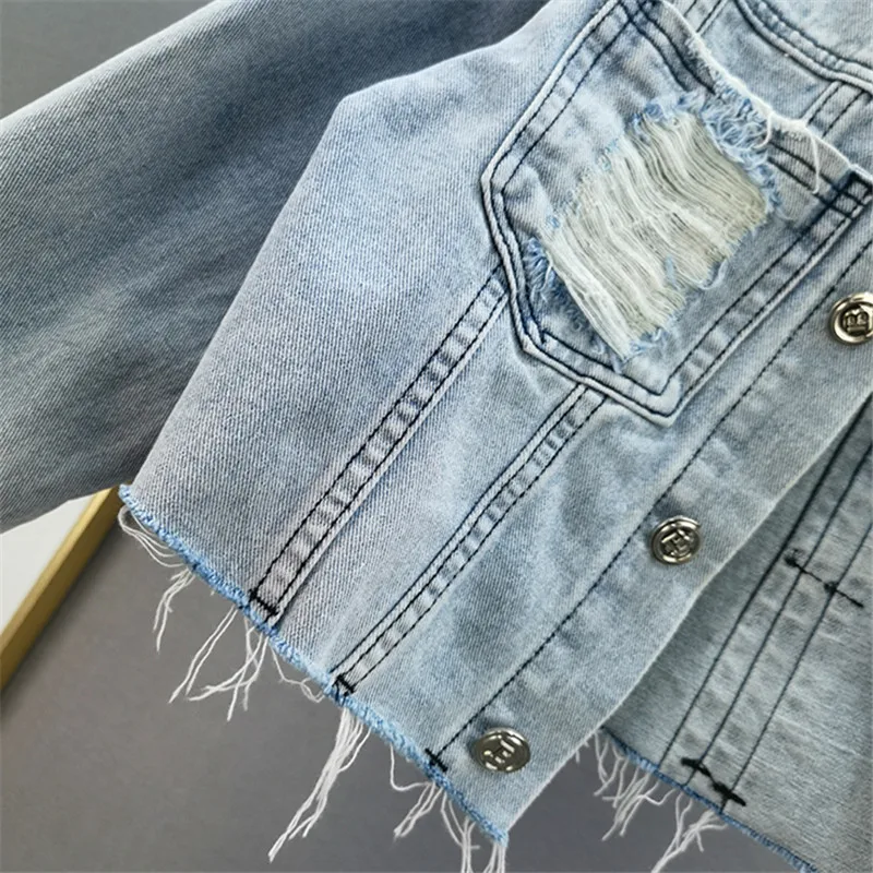 Ljusblå vintage-jeansjackor med o-ringning, hål, cowboy-ytterkläder, smal, kort fåll, fransig, stora fickor, jeansjacka, kappa, dam