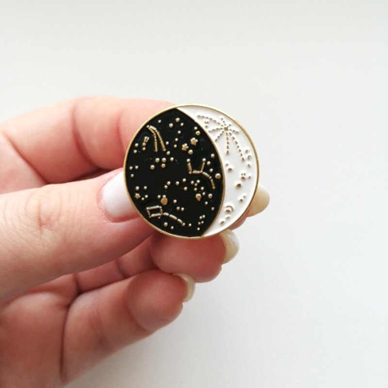 Broche espacial de esmalte, preciso do meu espaço, broche de astronauta, constelações, lapela, presentes para crianças, broches e joias de emblemas