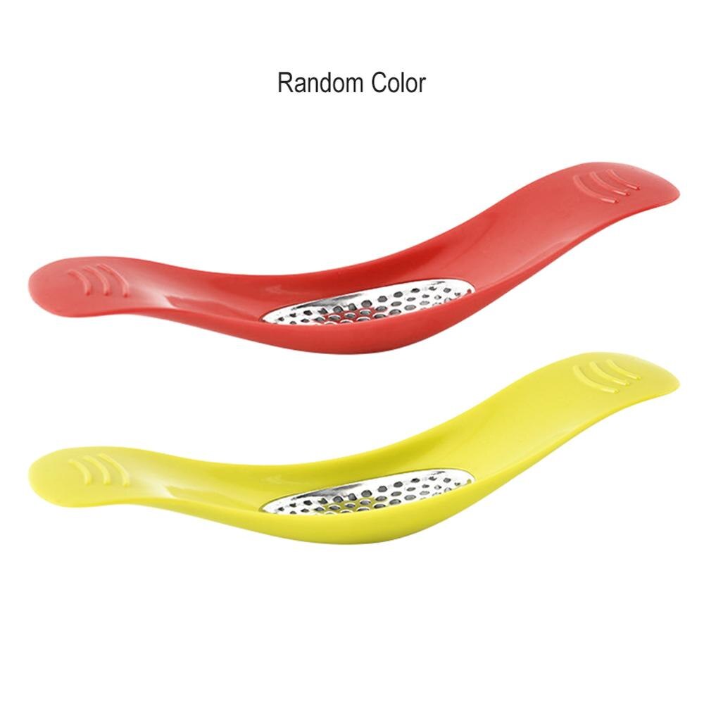 Multi-function Manual Garlic Presser Curved Garlic Grinding Slicer Chopper Stainless Steel Garlic Presses Cooking Gadgets Tool: Random color