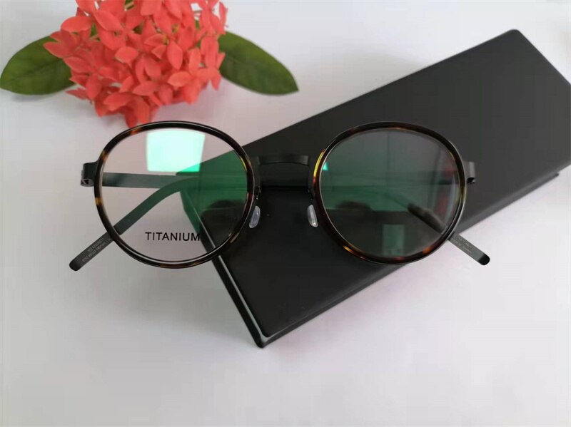 Denemarken Ultralight Bril Ronde Titanium Recept Frame Mannen Vrouwen Schroefloos 9752 Brillen Blauw Licht Bril: Tortoise Black